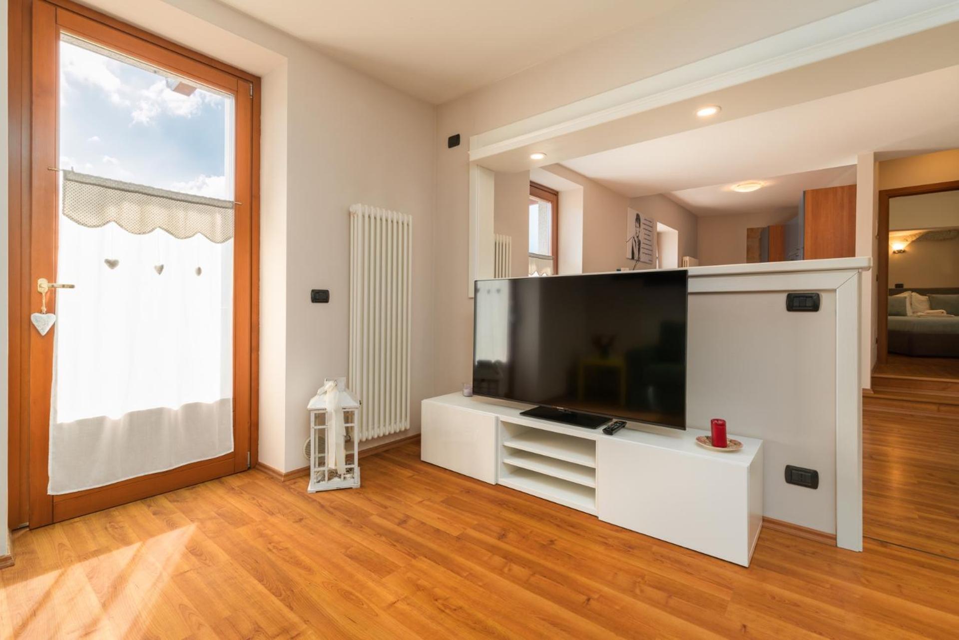 メッツォラゴCasa Monica Ledro Familyアパートメント エクステリア 写真